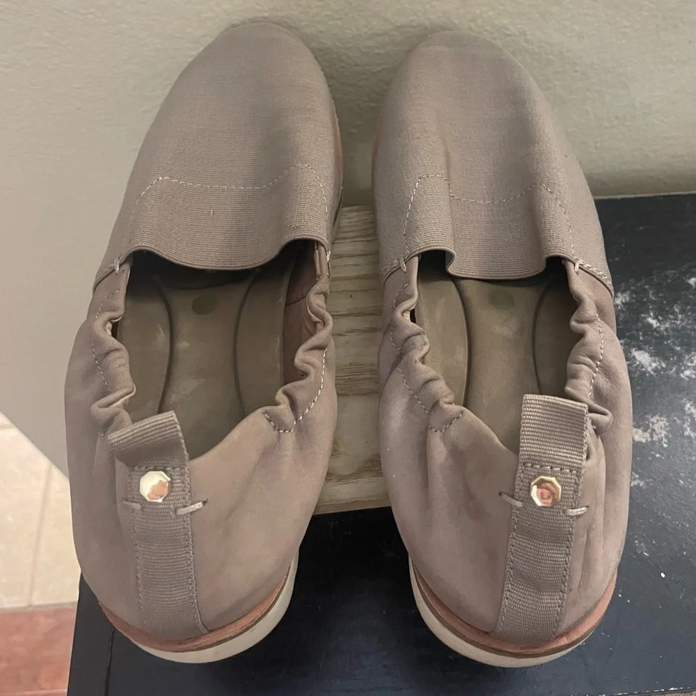 Louise et Cie Celeste Suede Slip-Ons Silt/Taupe Sz 7.5 - Picture 8 of 8